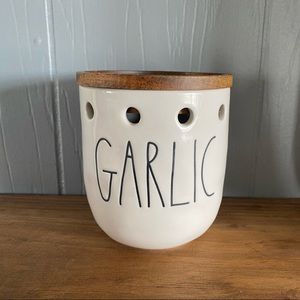 Rae Dunn Garlic